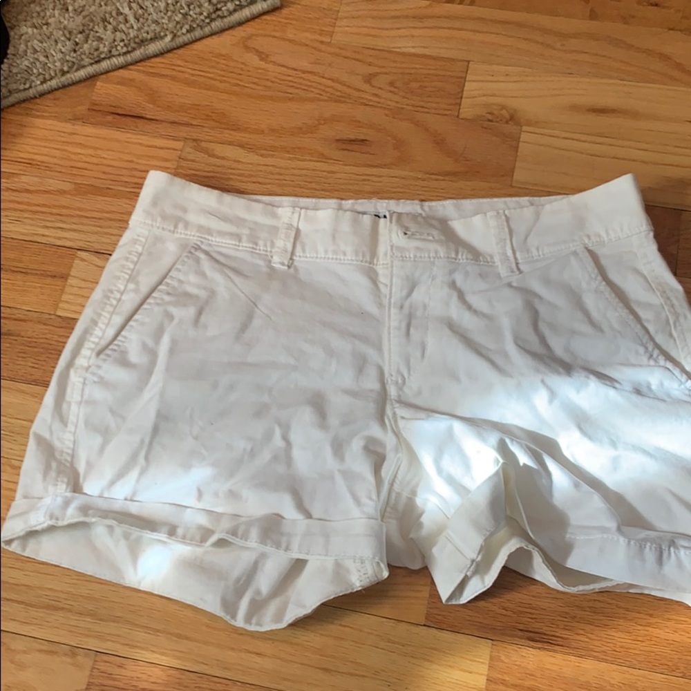 Old Navy never worn cotton white shorts.